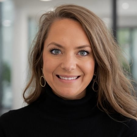 Rebecca Jackson Headshot